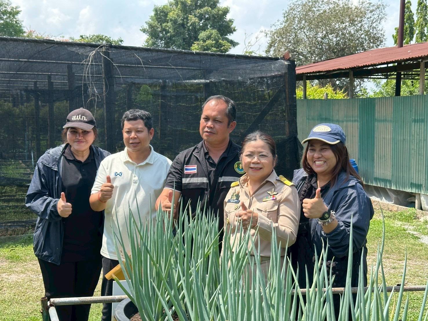 title - ส.ป.ก.พระนครศรีอยุธยา จัดการศึกษาดูงานโครงการที่ดินพระราชทานจังหวัดพระนครศรีอยุธยา ปีงบประมาณ พ.ศ. ๒๕๖๙ หลักสูตร การศึกษาดูงานการพัฒนาตามแนวทางพระราชดำริ ซึ่งได้รับเกียรติจากนางวิไลกัลยา สาริพันธ์ ปฏิรูปที่จังหวัดระยอง ให้การต้อนรับและอำนวยความสะดวก ณ ศูนย์บริการการพัฒนาปลวกแดงตามพระราชดำริ จังหวัดระยอง